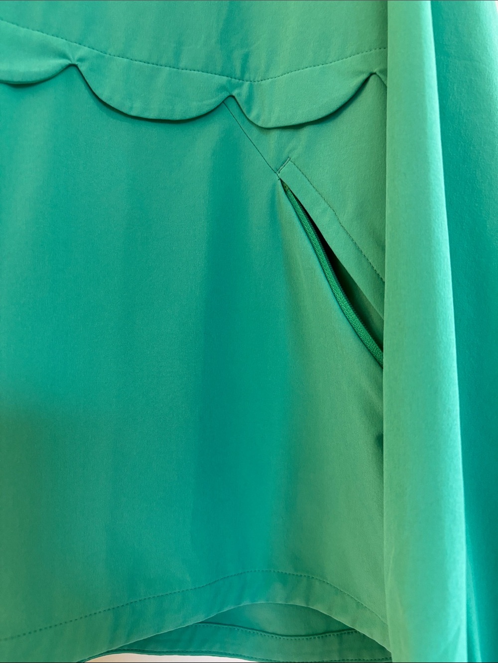 Lilly Pulitzer Green with Scallop Trim Lightweight - Picture 3 of 3